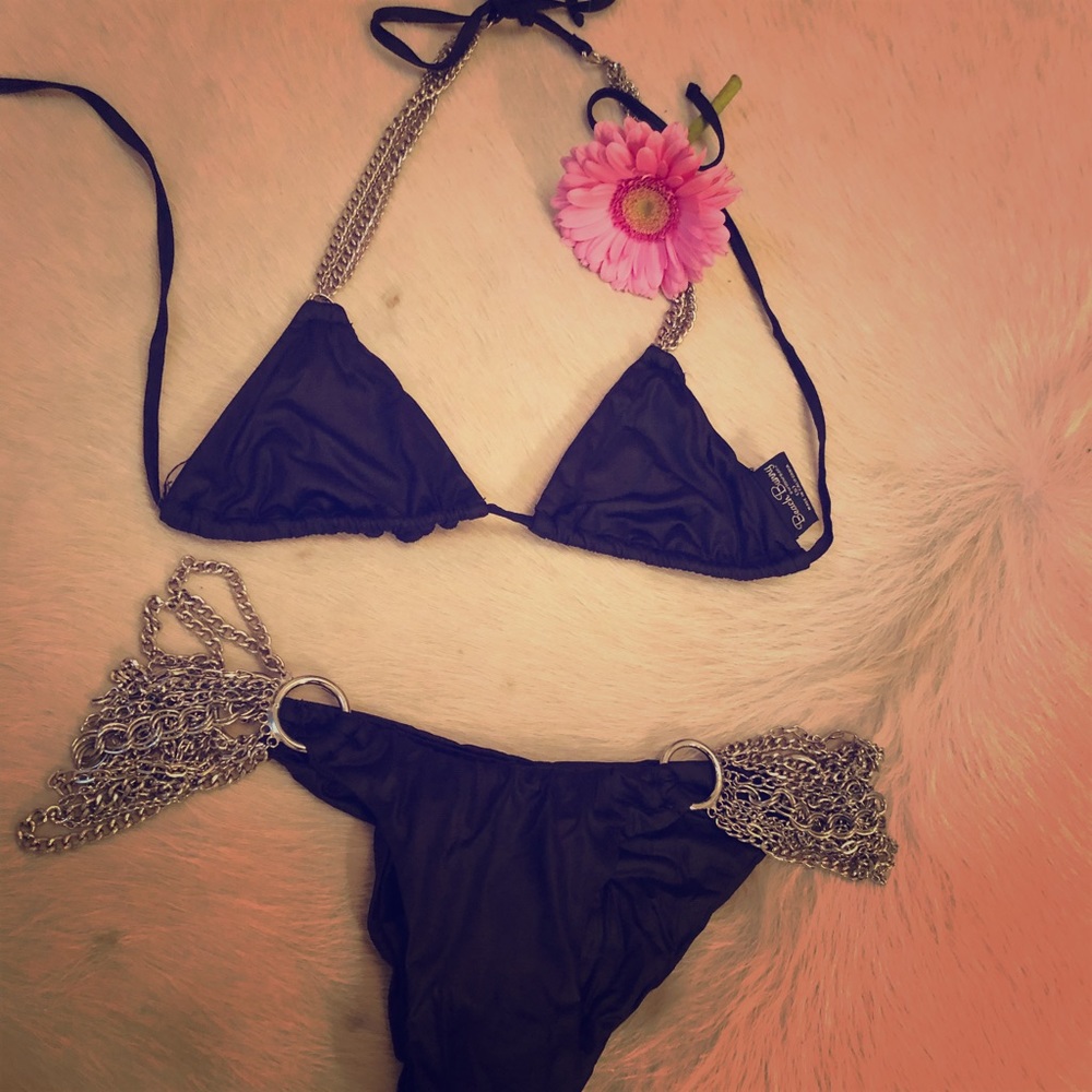 Beach bunny ball and chain